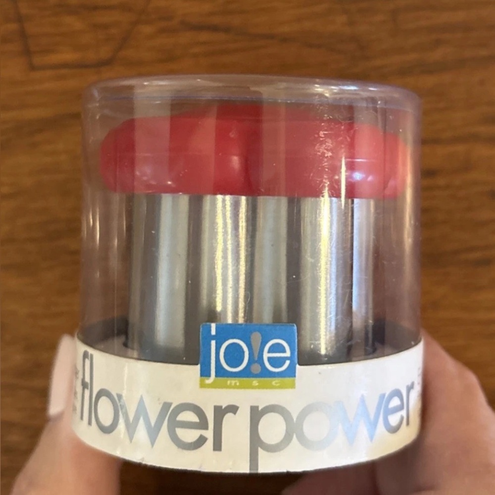 JOIE Decorative Cutter- FLOWER POWER- for Fruit or Veg Garnish, Cookies, Pies